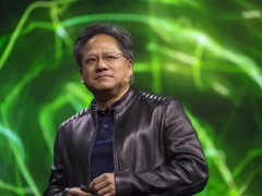 黄仁勋套现3亿！